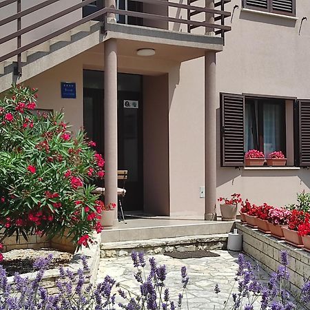 Apartman Gina 라빈 외부 사진